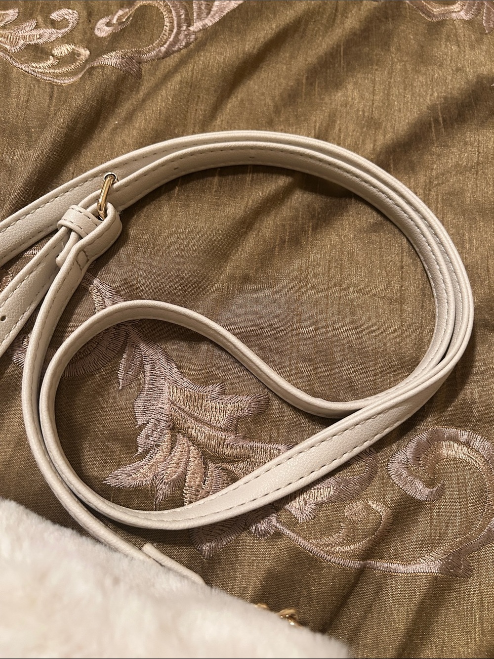 Juicy Couture Cream Faux Fur Flap Bag NWOT - Picture 4 of 9